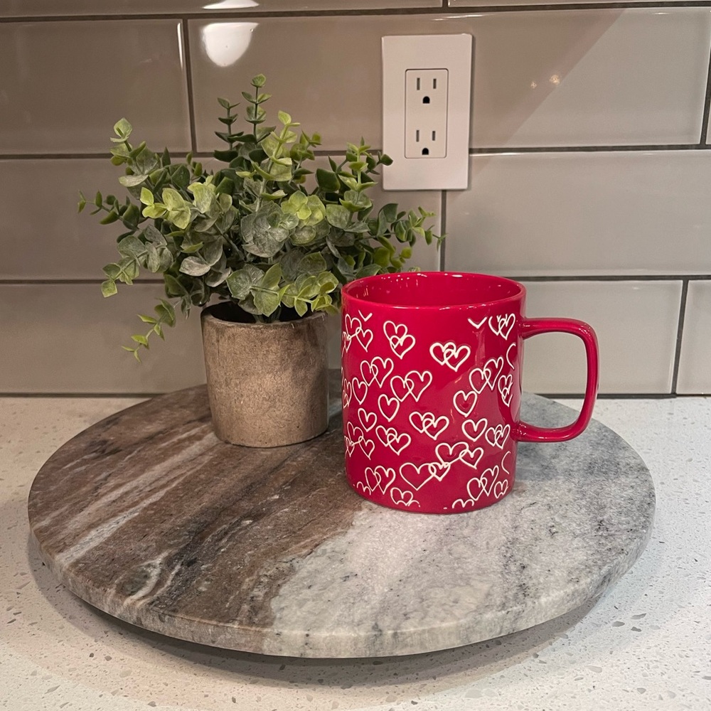 NWT - GLOBAL DESIGN Red Mug with Clusters of White Hearts All Over – 18 …